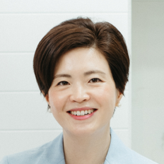 Yujin Lee, Sales representative