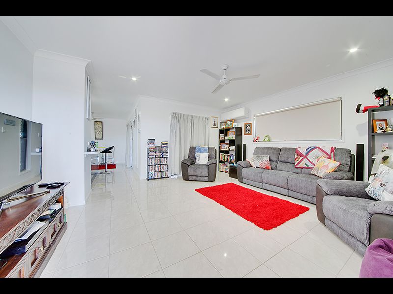 18b Peninsula Place, Rosslyn QLD 4703, Image 1