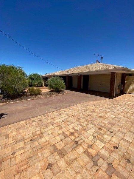 3 bedrooms House in 12 Belmont Avenue KALGOORLIE WA, 6430