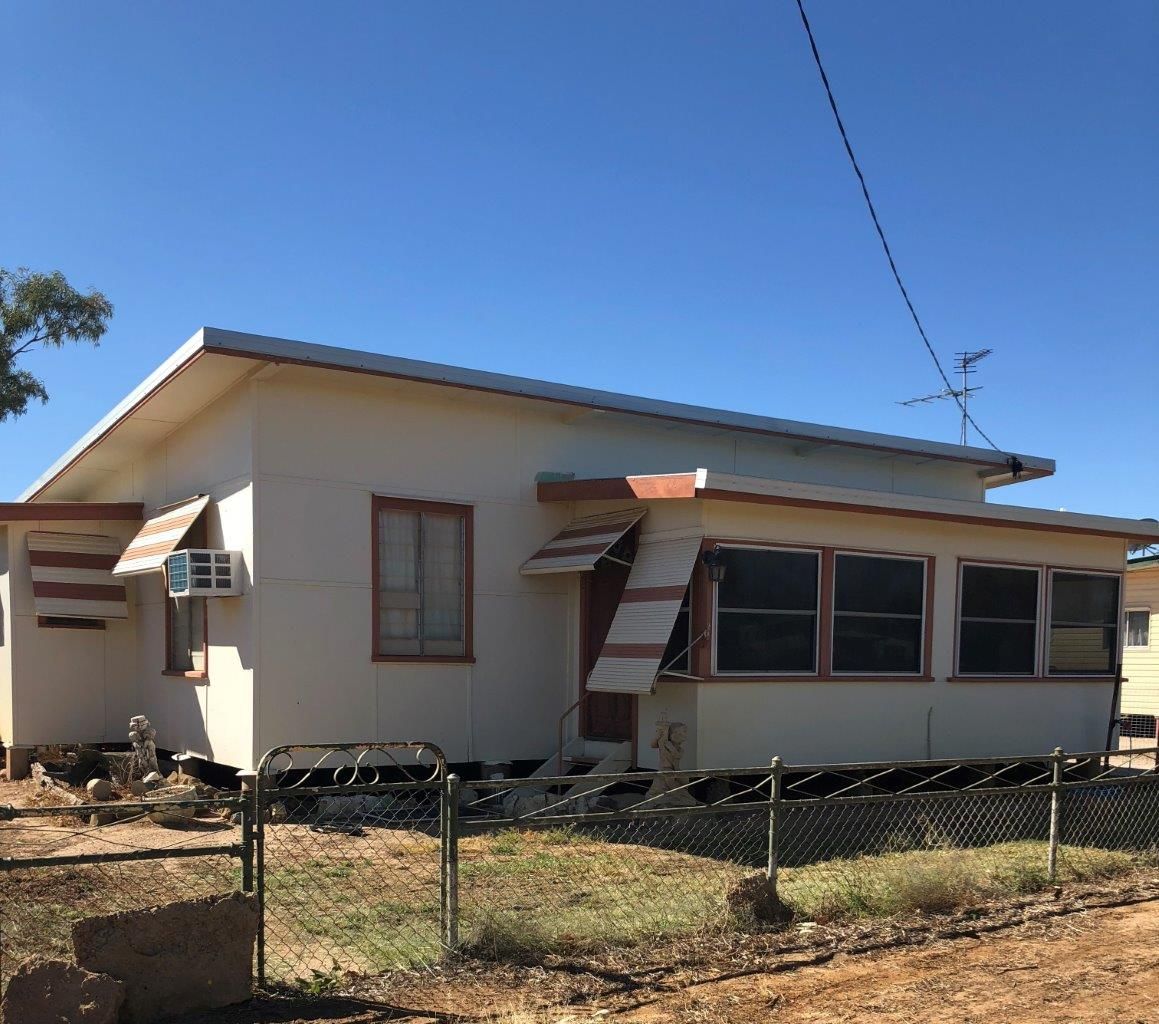 27 Chirnside Street, Winton Property History & Address Research Domain