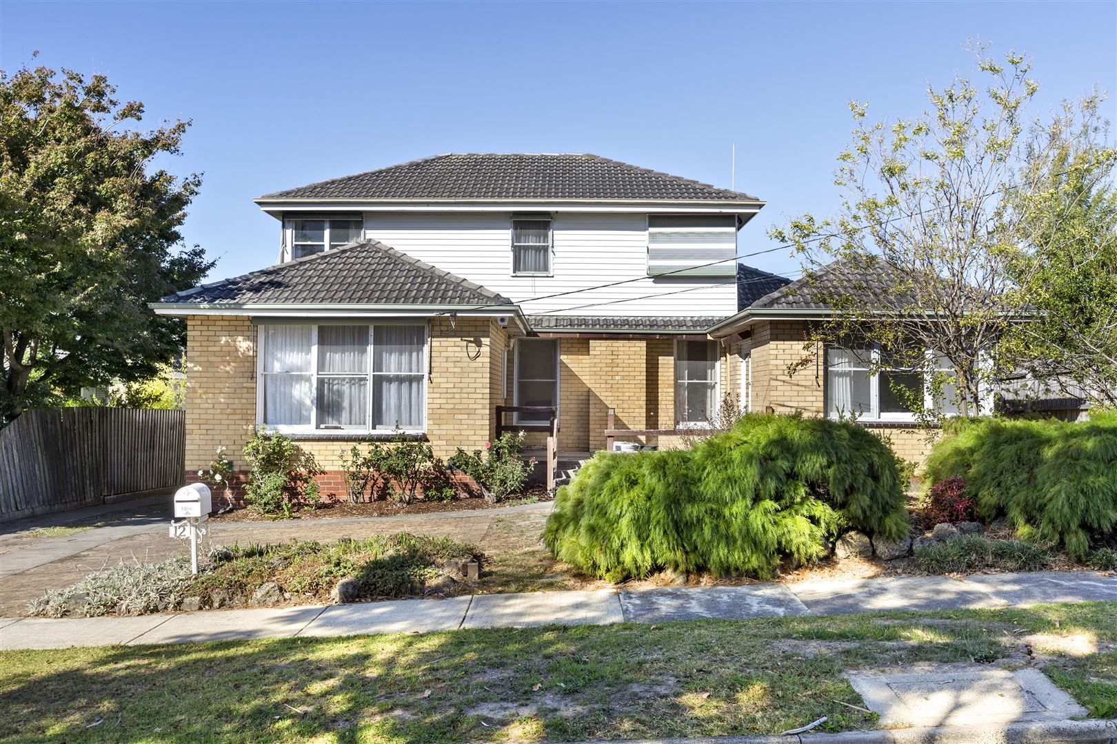 12 Kincumber Drive, Glen Waverley VIC 3150, Image 2