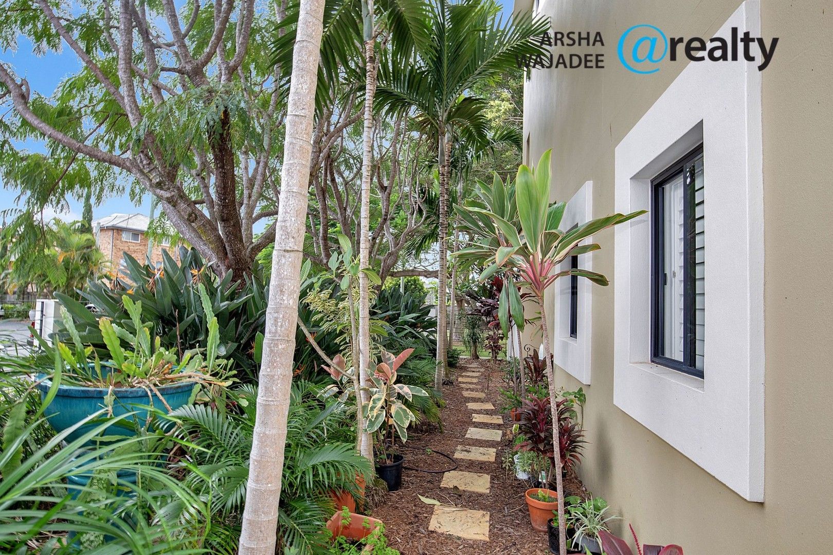 3 bedrooms Townhouse in 5/23-25 Madang Crescent RUNAWAY BAY QLD, 4216