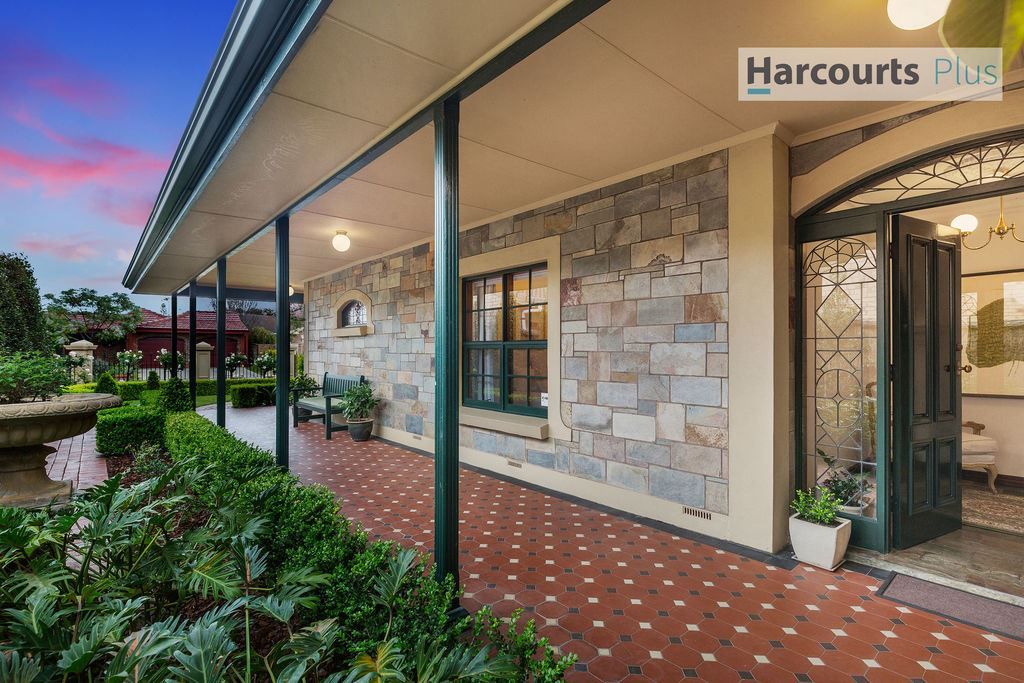 22 Blue Sails Court, West Lakes SA 5021, Image 2