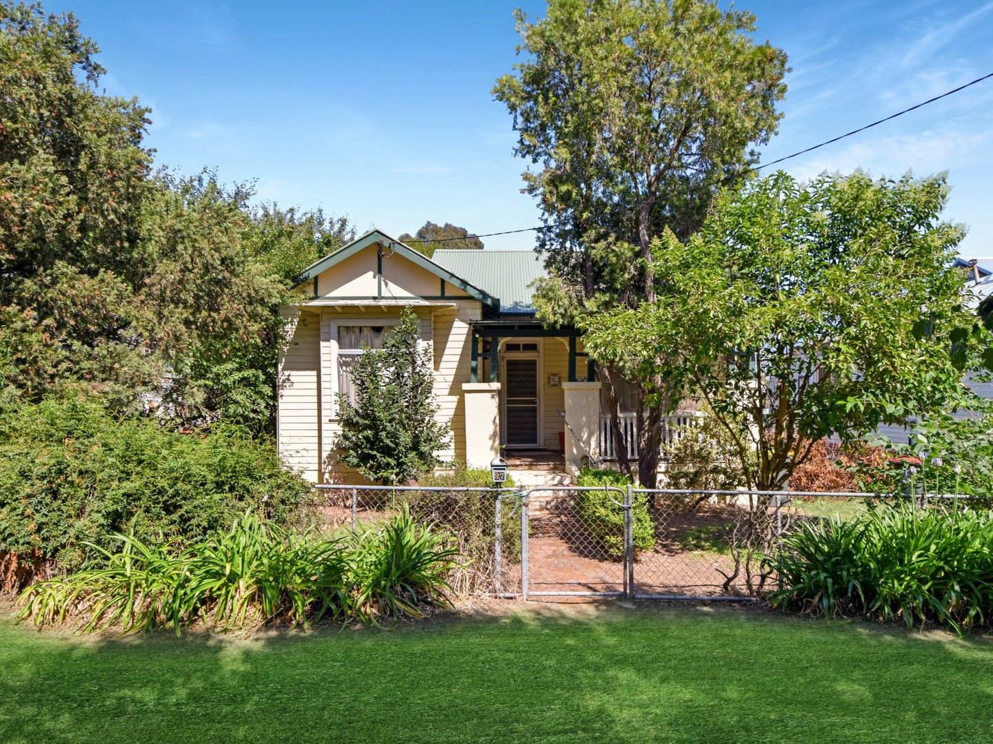 27 Caple Street, Young NSW 2594, Image 0