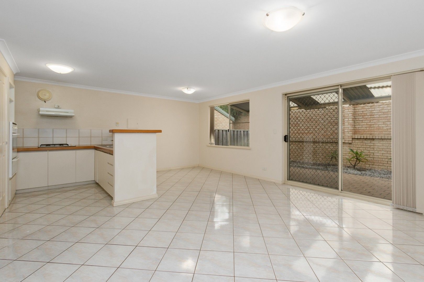 3 bedrooms Townhouse in 3/125 Robert Street COMO WA, 6152