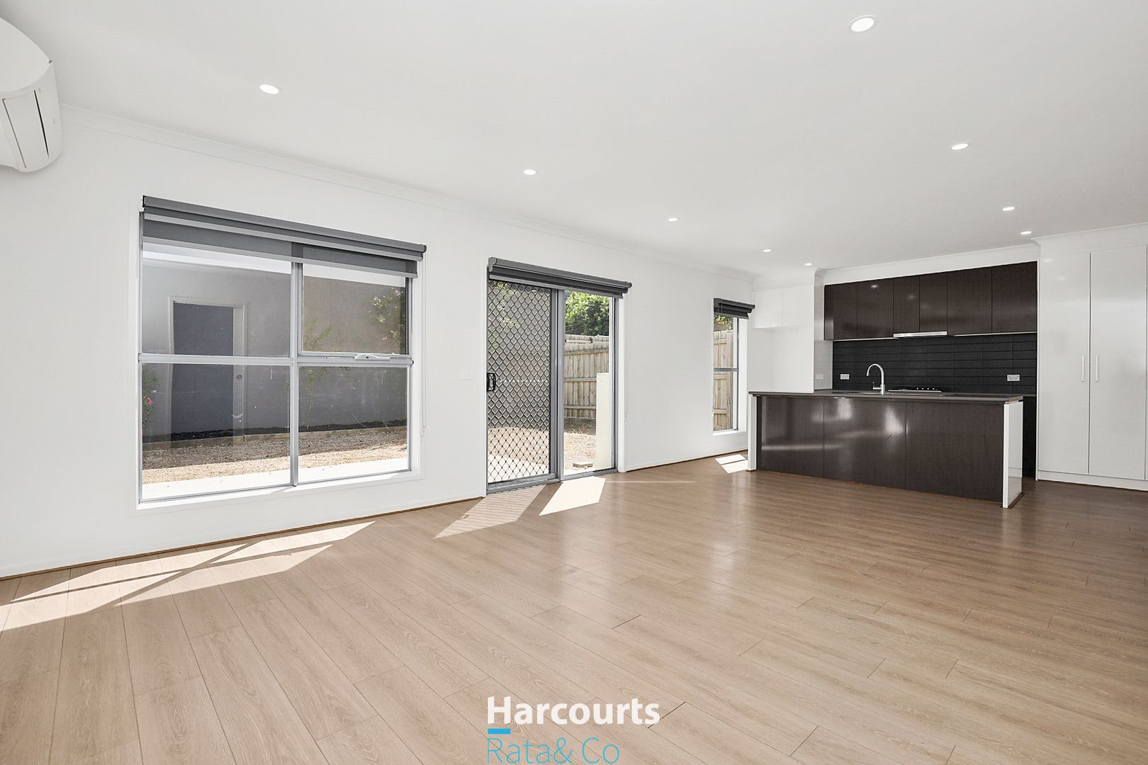 21 Woodcutters Grove, Epping VIC 3076, Image 2