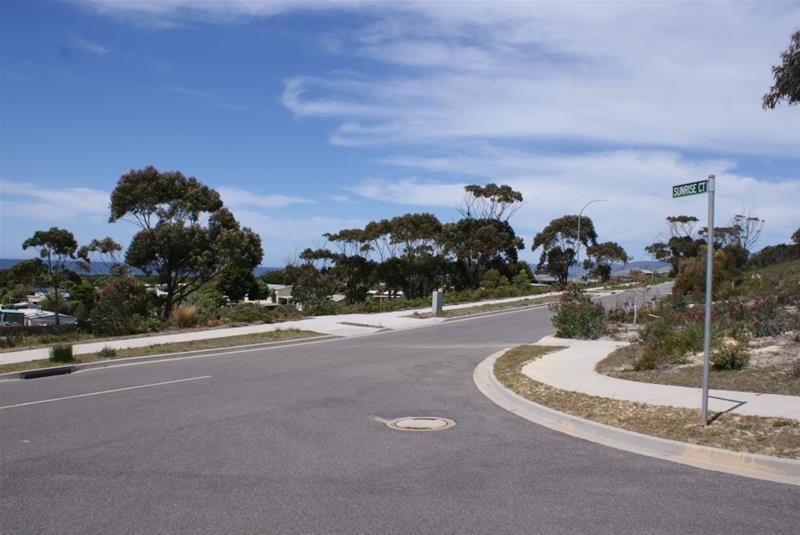 14 Sunrise Court, Scamander TAS 7215, Image 2