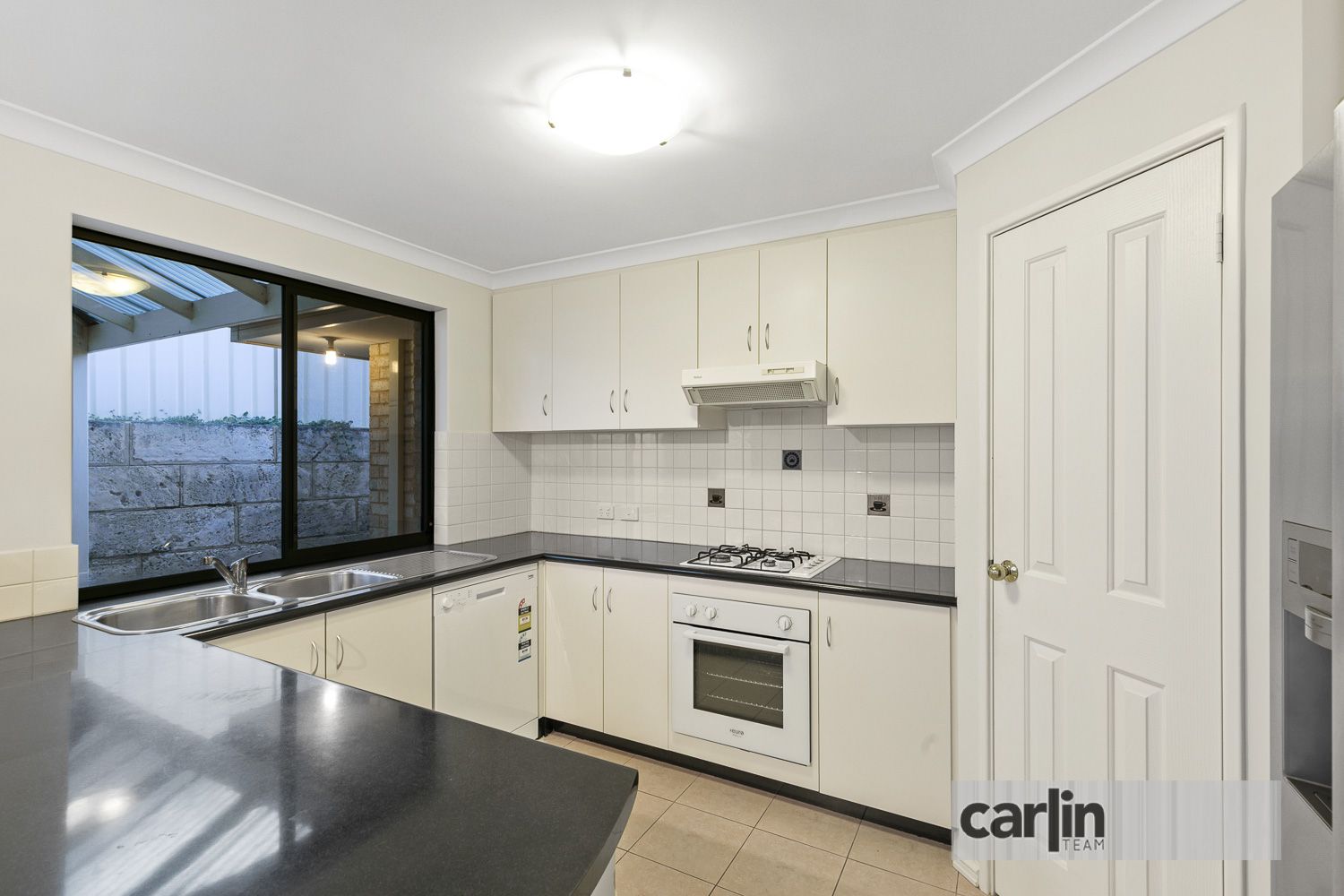 9B Henrietta Court, Coogee WA 6166, Image 2