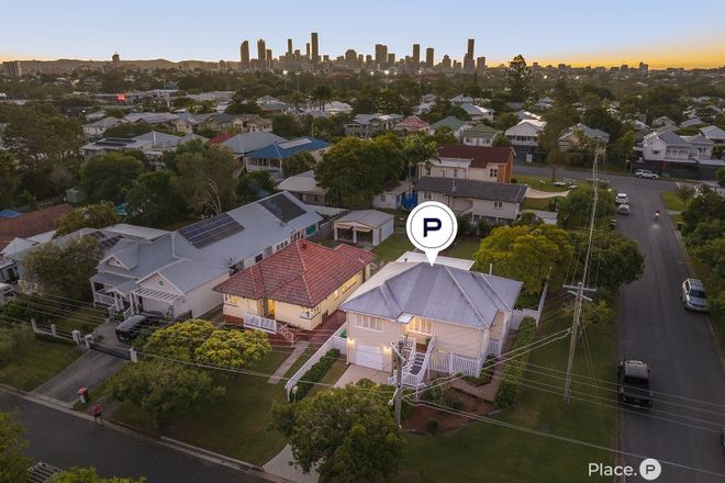 Picture of 22 Woodrow Drive, COORPAROO QLD 4151