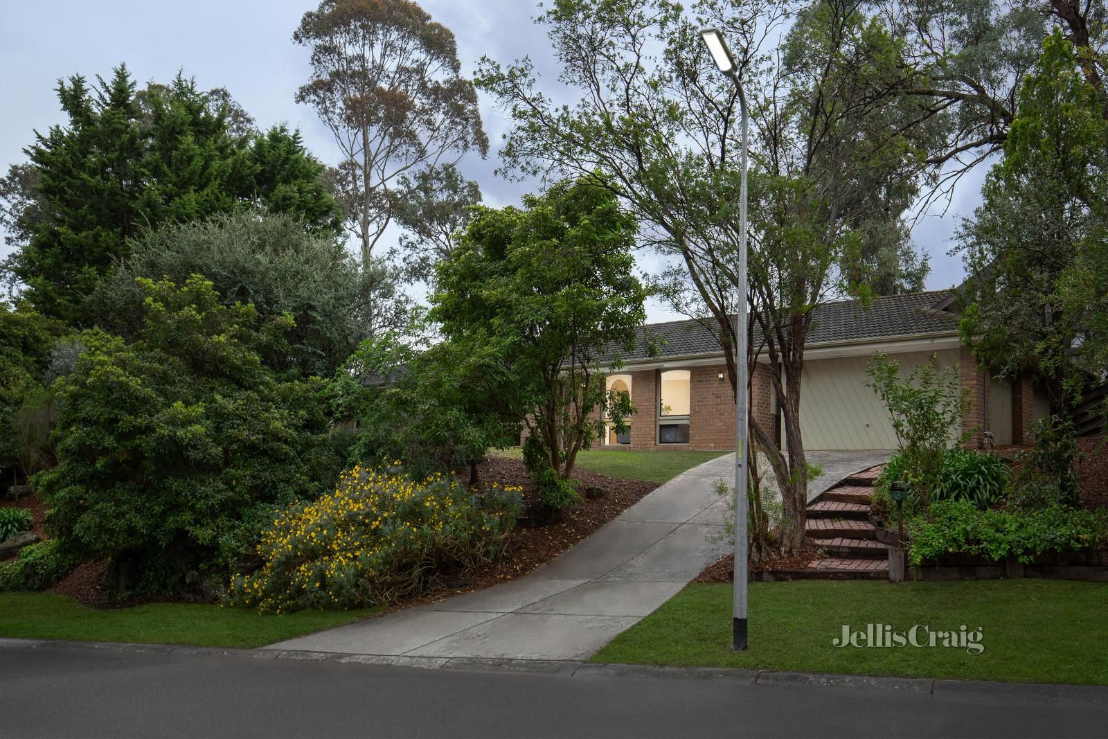 4 bedrooms House in 3 Culgoa Court ELTHAM VIC, 3095
