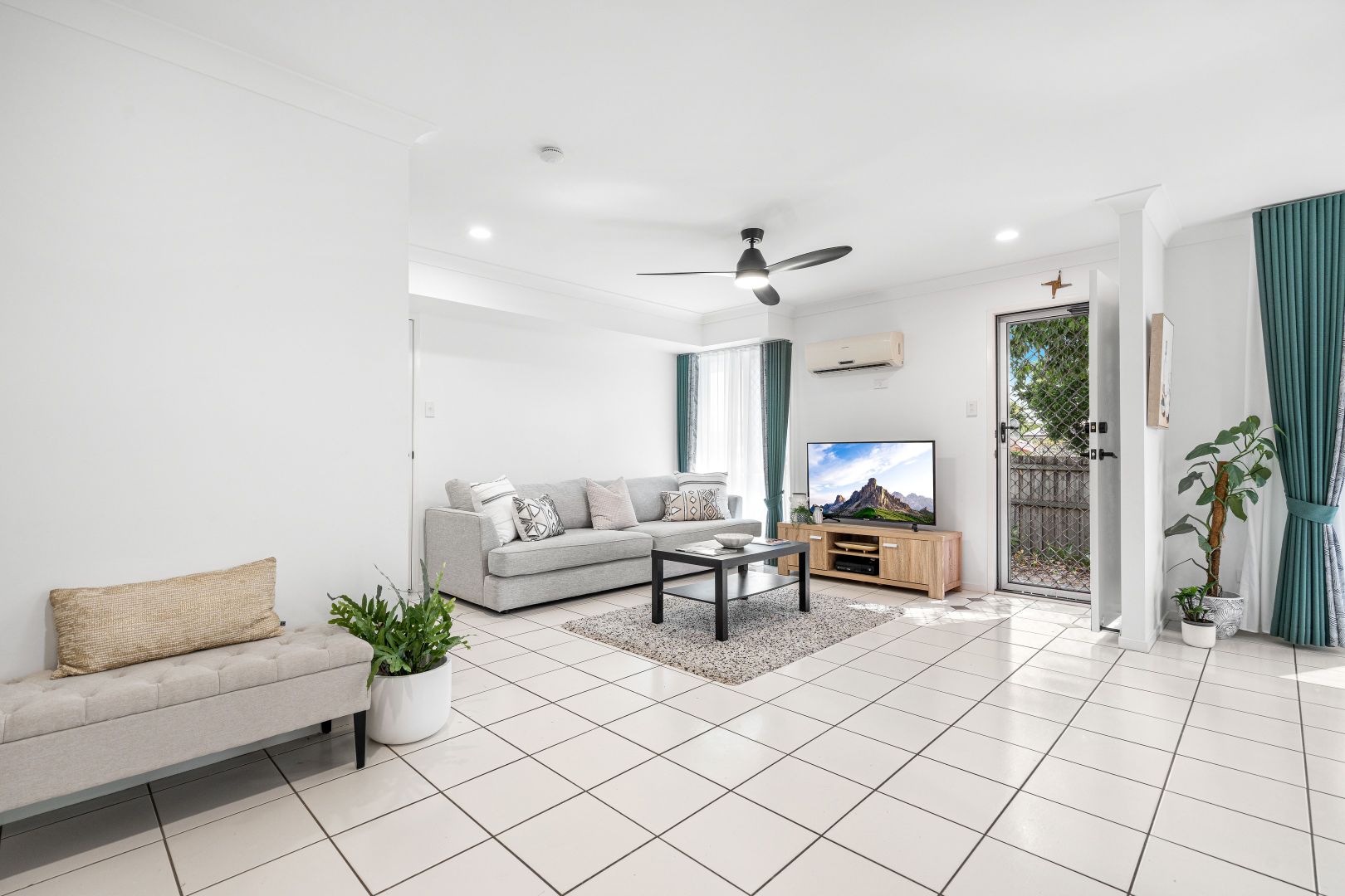 3/83 Dibar Street, Wynnum QLD 4178, Image 2