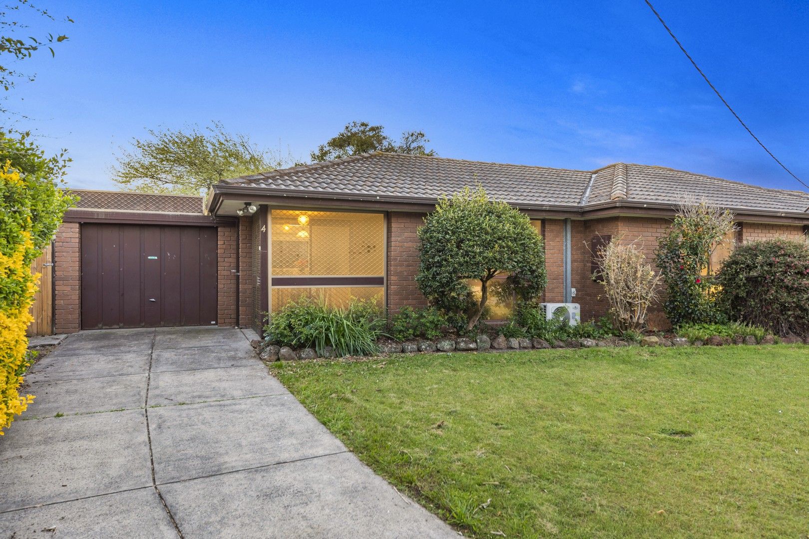 2 bedrooms Apartment / Unit / Flat in 4/87 Slattery Place PAKENHAM VIC, 3810