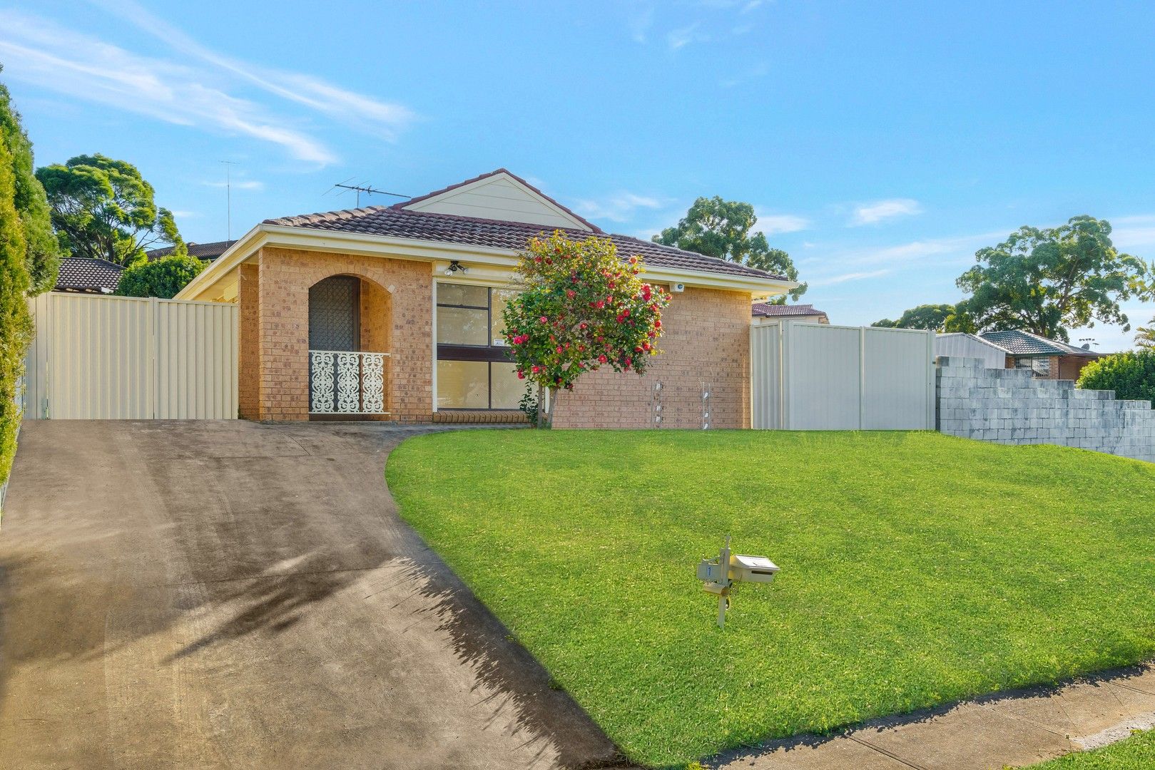 1 Baker Close, Bossley Park NSW 2176, Image 1