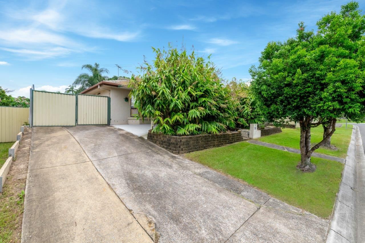 3 bedrooms House in 11 Dombeyah Street CRESTMEAD QLD, 4132