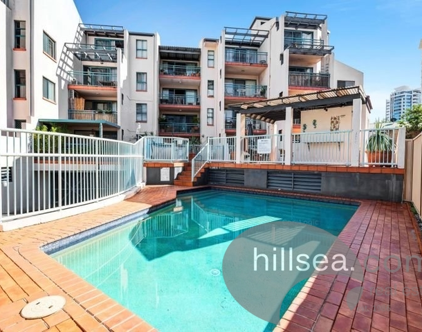 6/7-9 Robert Street, Labrador QLD 4215