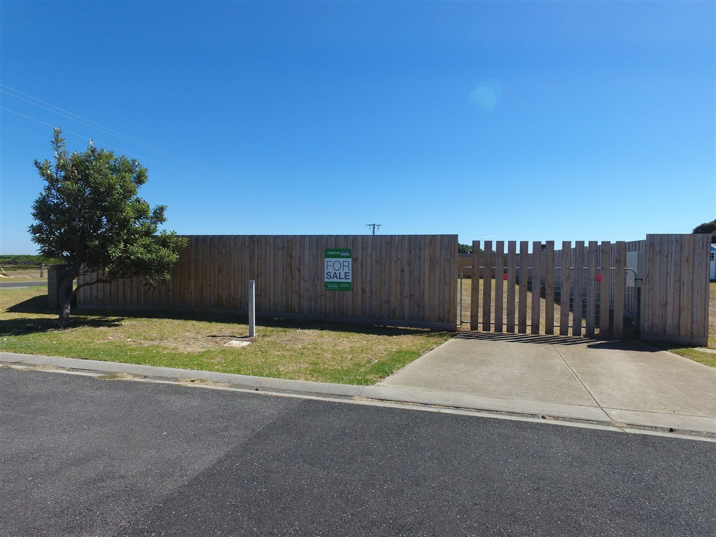 1 Loch Ard, Peterborough VIC 3270, Image 2