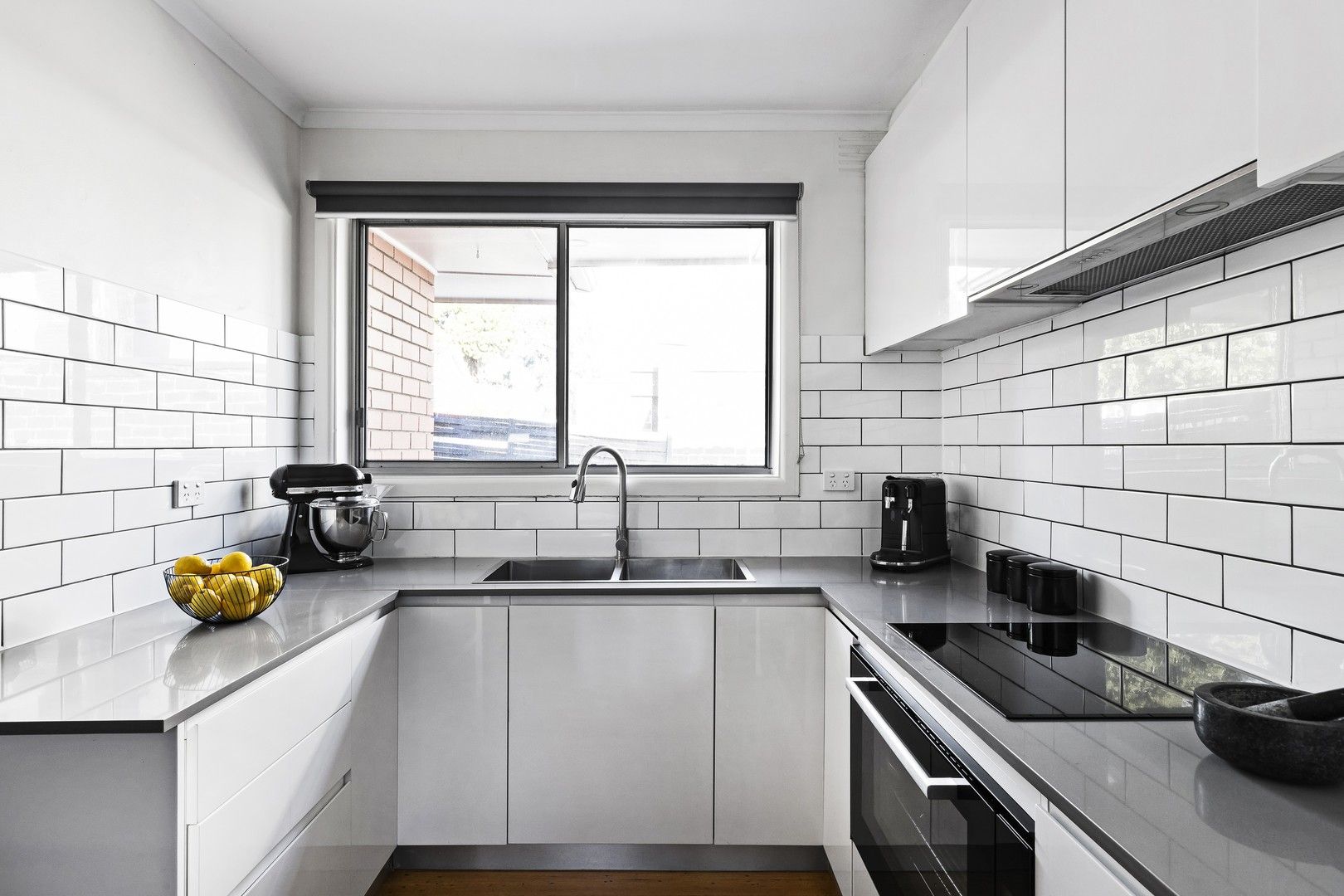 2 bedrooms Apartment / Unit / Flat in 4/54 Myrtle Street IVANHOE VIC, 3079