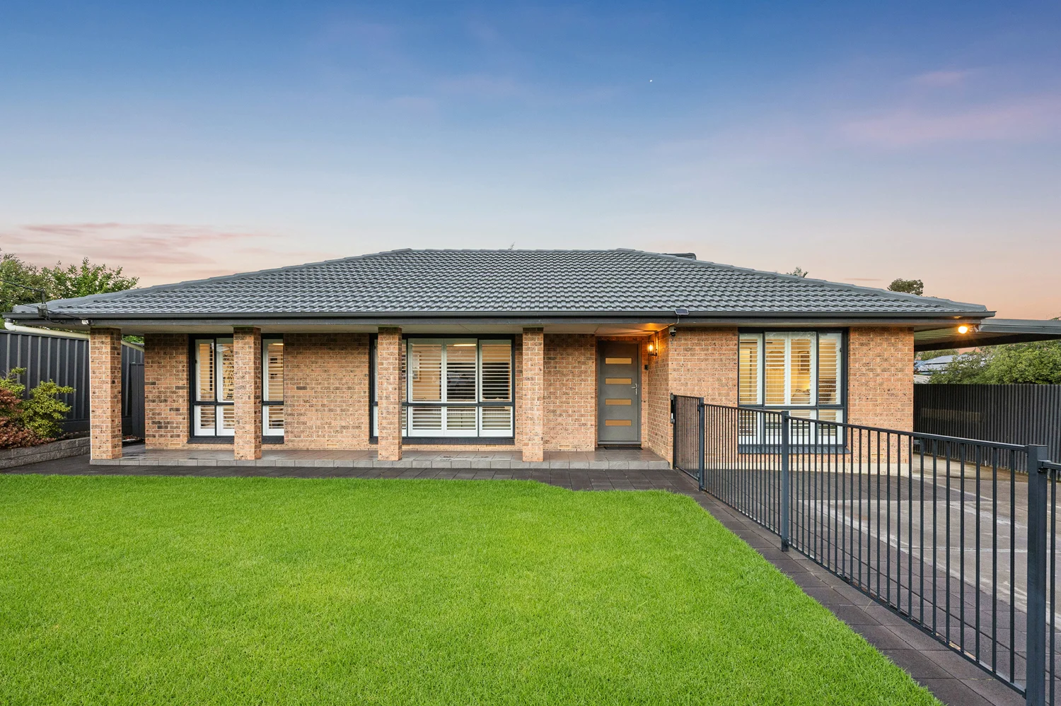 11 Hinkler Crescent, Modbury Heights SA 5092