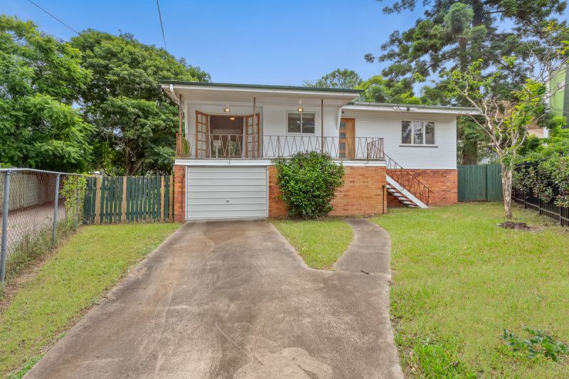 3 bedrooms House in 11 Campus Street INDOOROOPILLY QLD, 4068