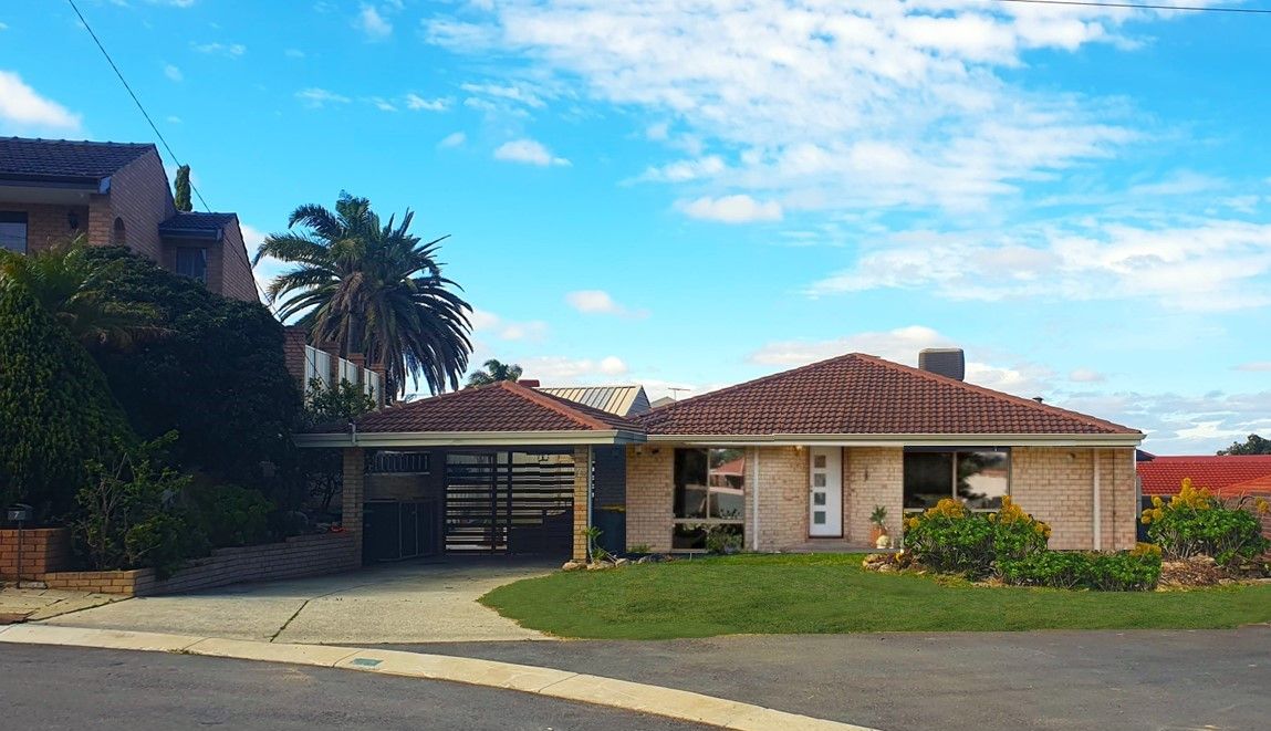 4 bedrooms House in 7 Barre Place DUNCRAIG WA, 6023