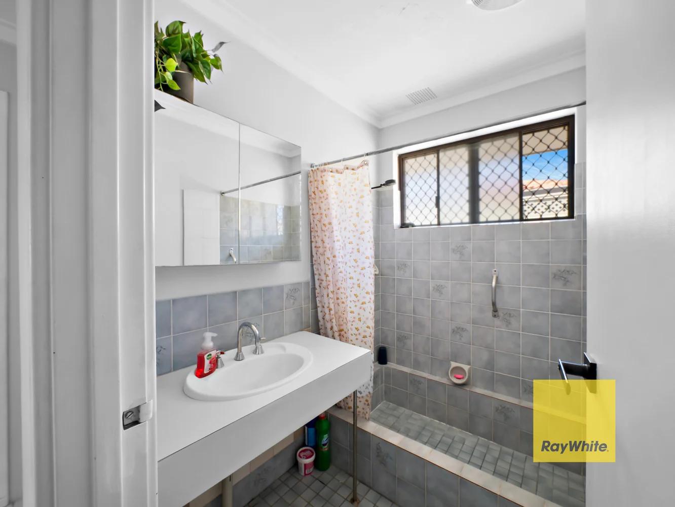 Additional image 8 of 2 Majestic Court, Thornlie WA 6108