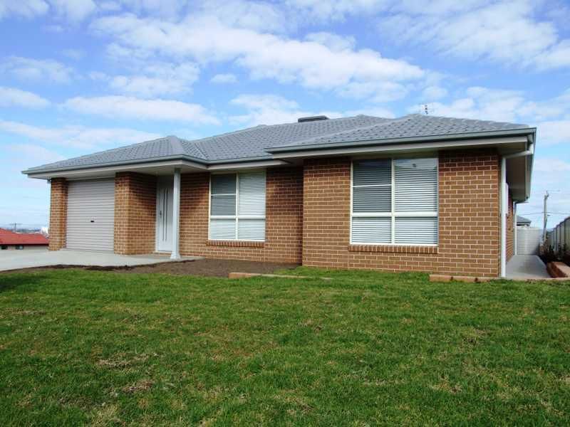 1/9 Warrumbungle Close, TAMWORTH NSW 2340, Image 0