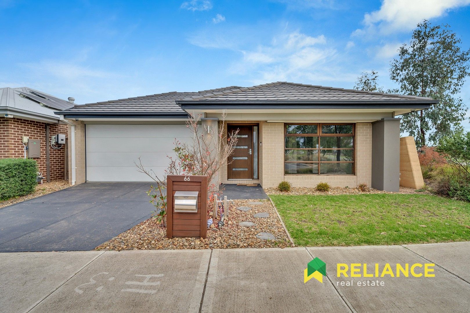 4 bedrooms House in 66 Goldeneye Circuit WERRIBEE VIC, 3030