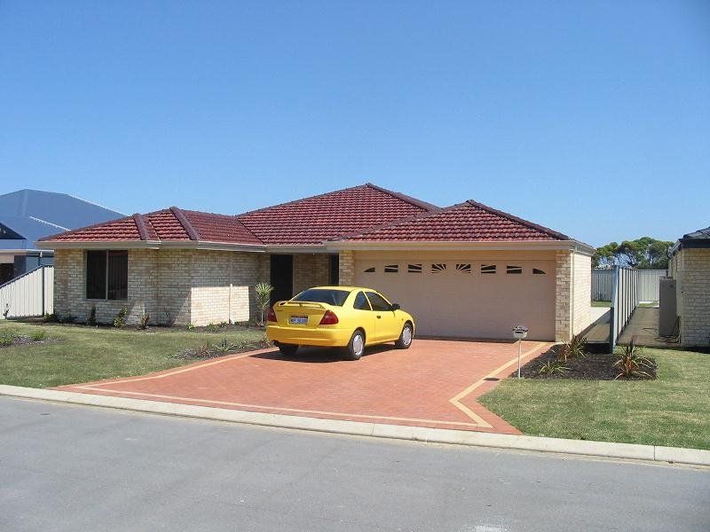 4 bedrooms House in 15 Finchley Avenue MEADOW SPRINGS WA, 6210