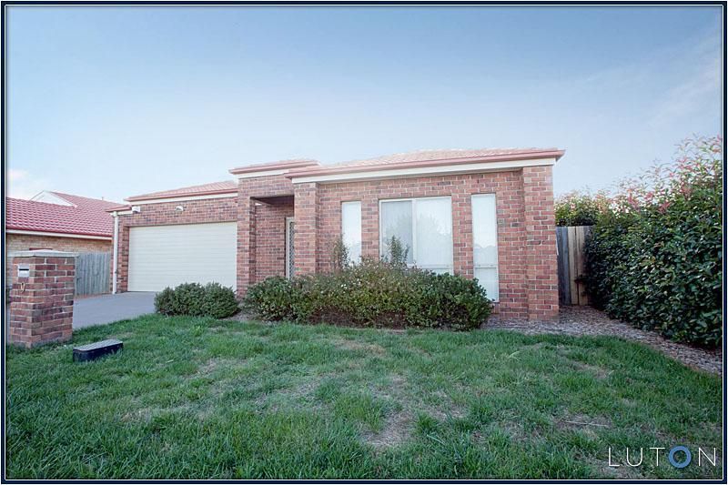 9 McClung Street, GUNGAHLIN ACT 2912, Image 1