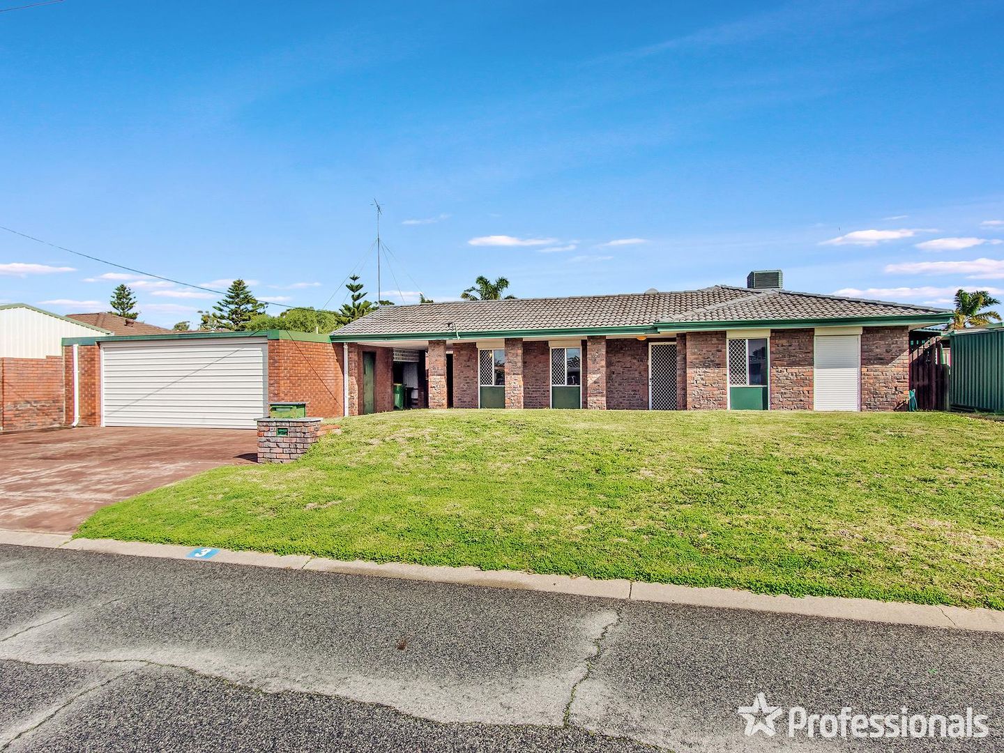 3 Peron Close, Cooloongup WA 6168, Image 1