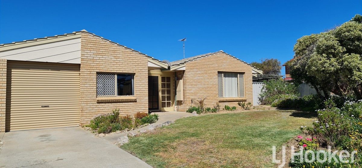 3 bedrooms House in 8 Rocklea Place SILVER SANDS WA, 6210