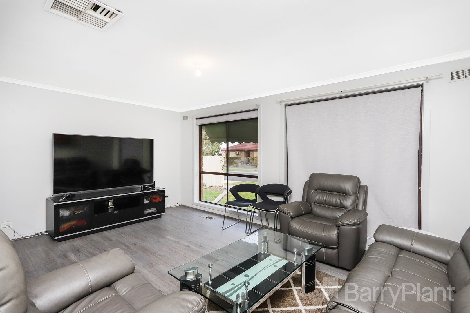 2 Droitwich Crescent, Deer Park VIC 3023, Image 2