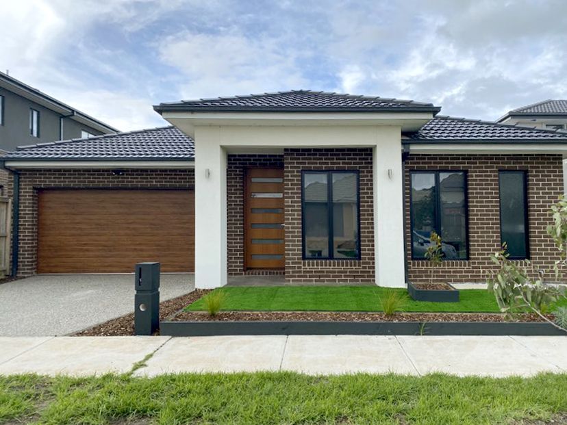 4 bedrooms House in 5 Renga Place MAMBOURIN VIC, 3024