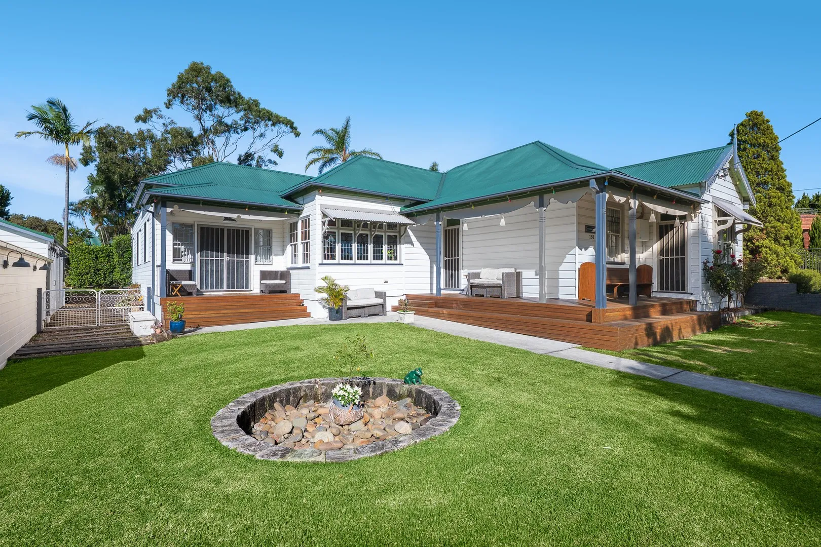 A rare Federation estate opposite Booralee Park, offering land, character, flexibility and true family scale., Botany