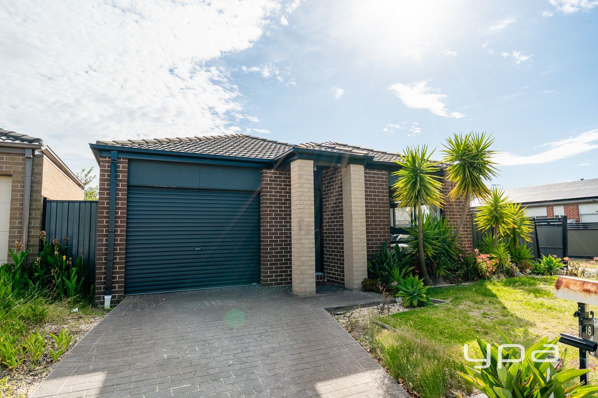 18 Greenham Avenue, Craigieburn VIC 3064, Image 1