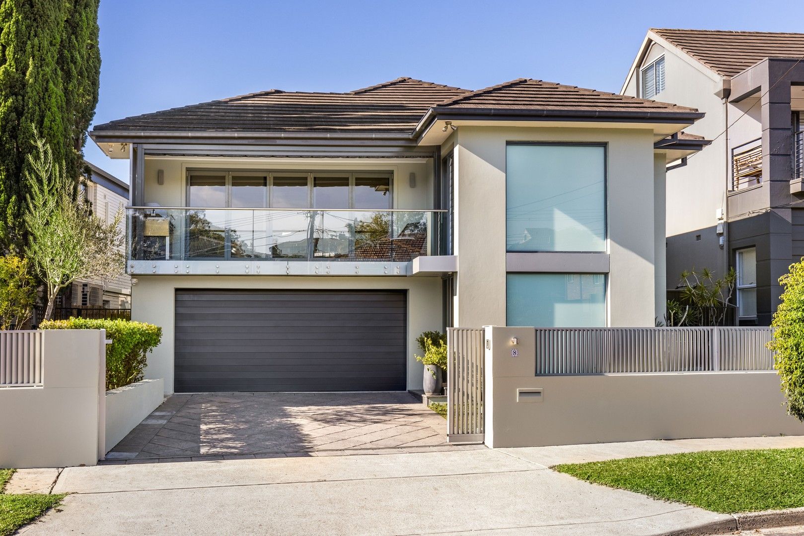 4 bedrooms House in 8 Atkins Avenue RUSSELL LEA NSW, 2046