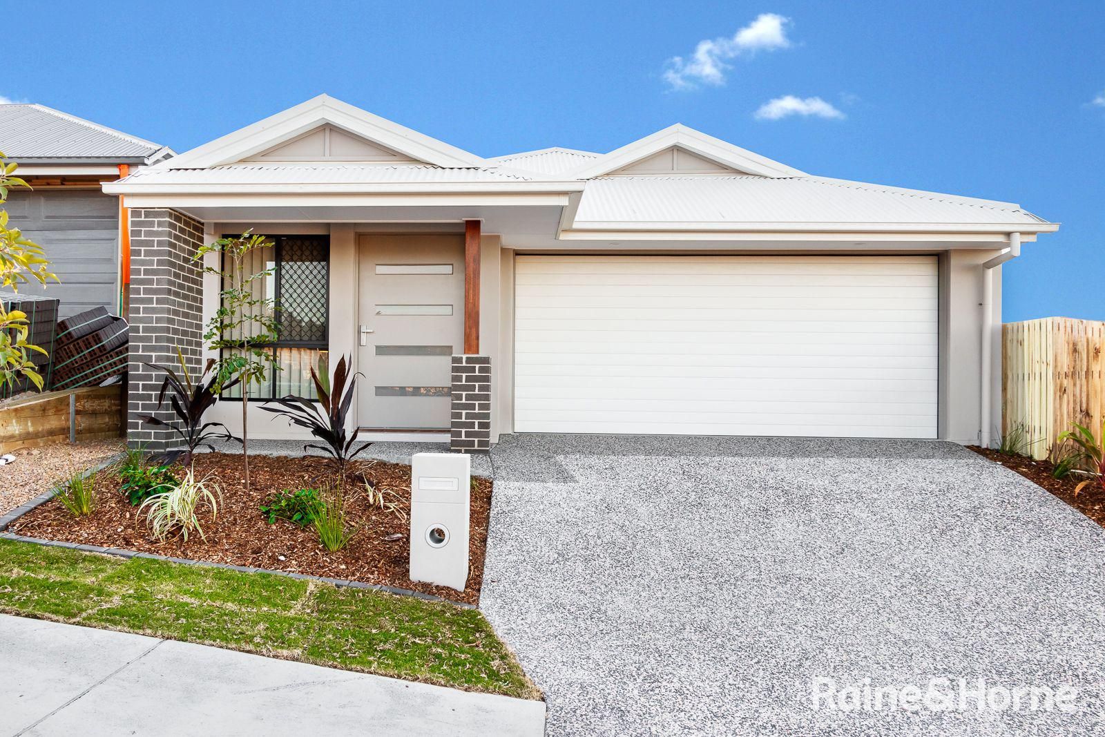 4 bedrooms House in 28 Peter Harbeck Street SPRING MOUNTAIN QLD, 4300