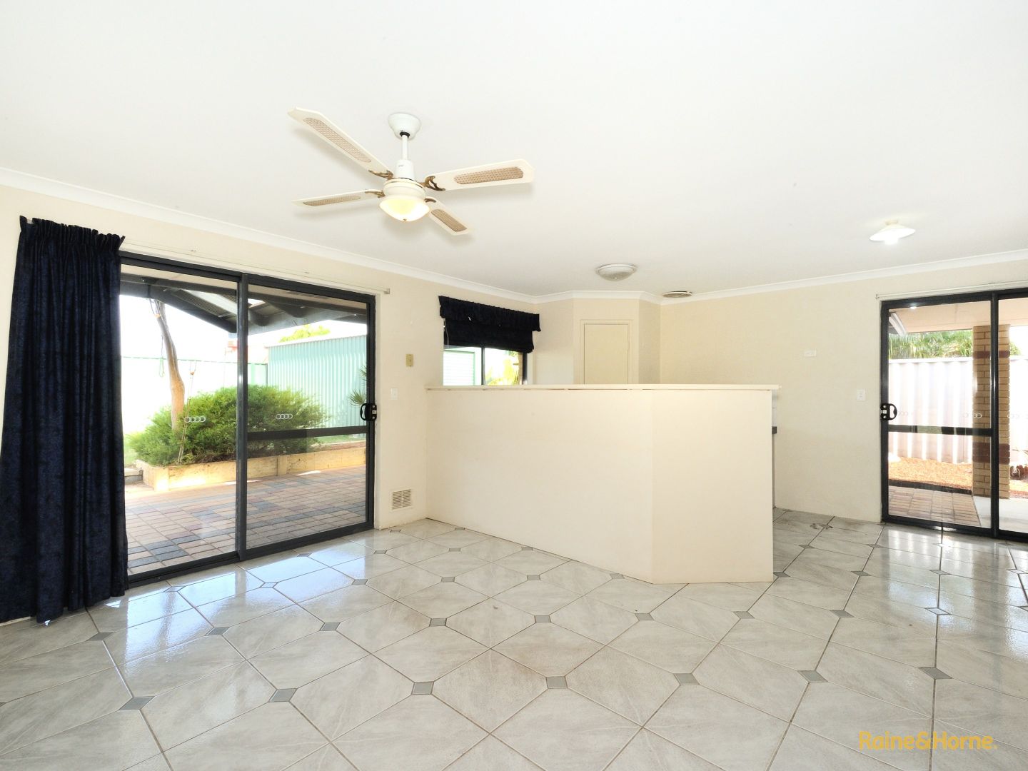 4 Burleigh Court, Waikiki WA 6169, Image 2