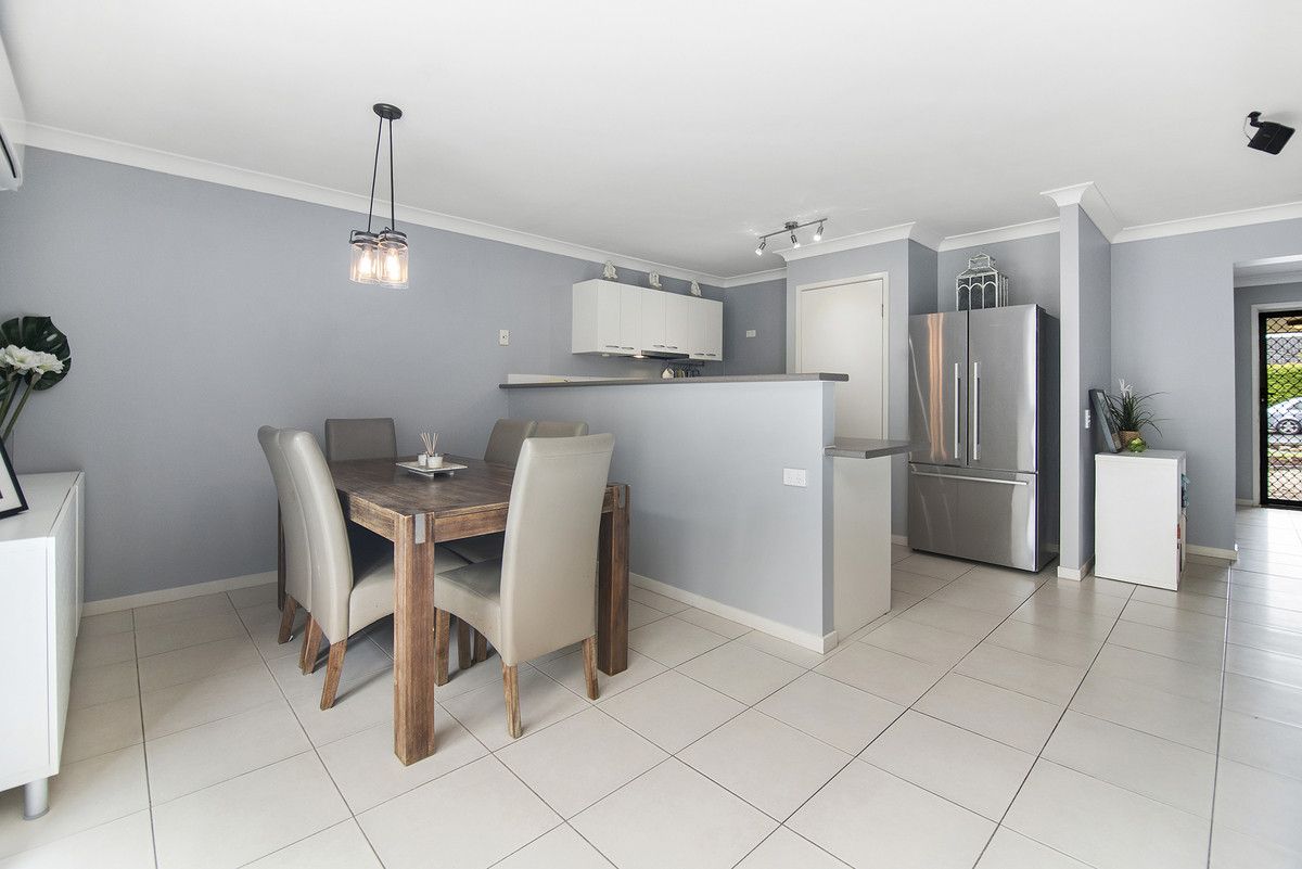 2/1 Currawong Crescent, Upper Coomera QLD 4209, Image 2