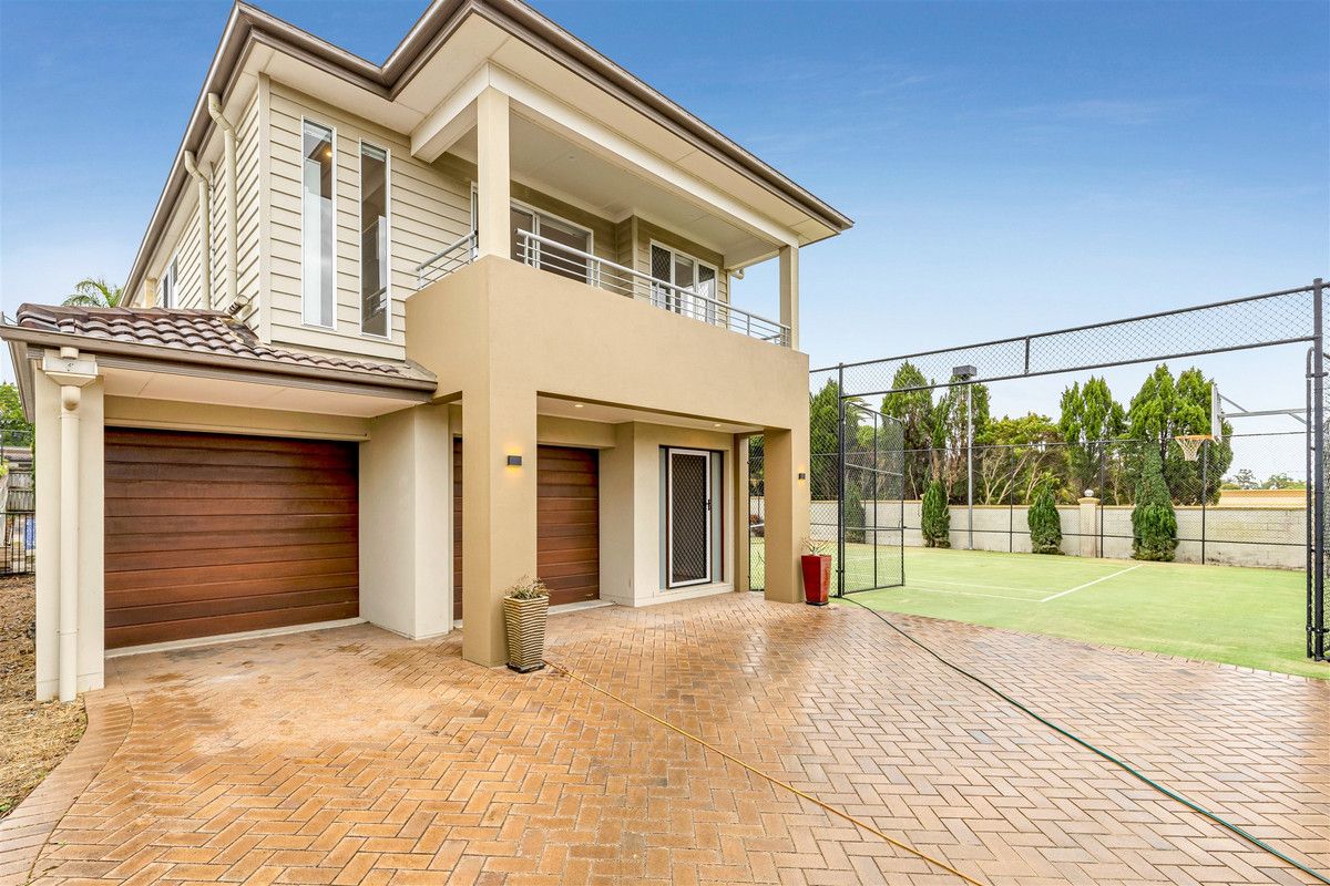 5 bedrooms House in 155 Mildura Street STRETTON QLD, 4116