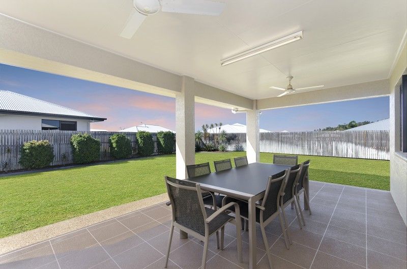 16 Lochern Way, Bushland Beach QLD 4818, Image 1