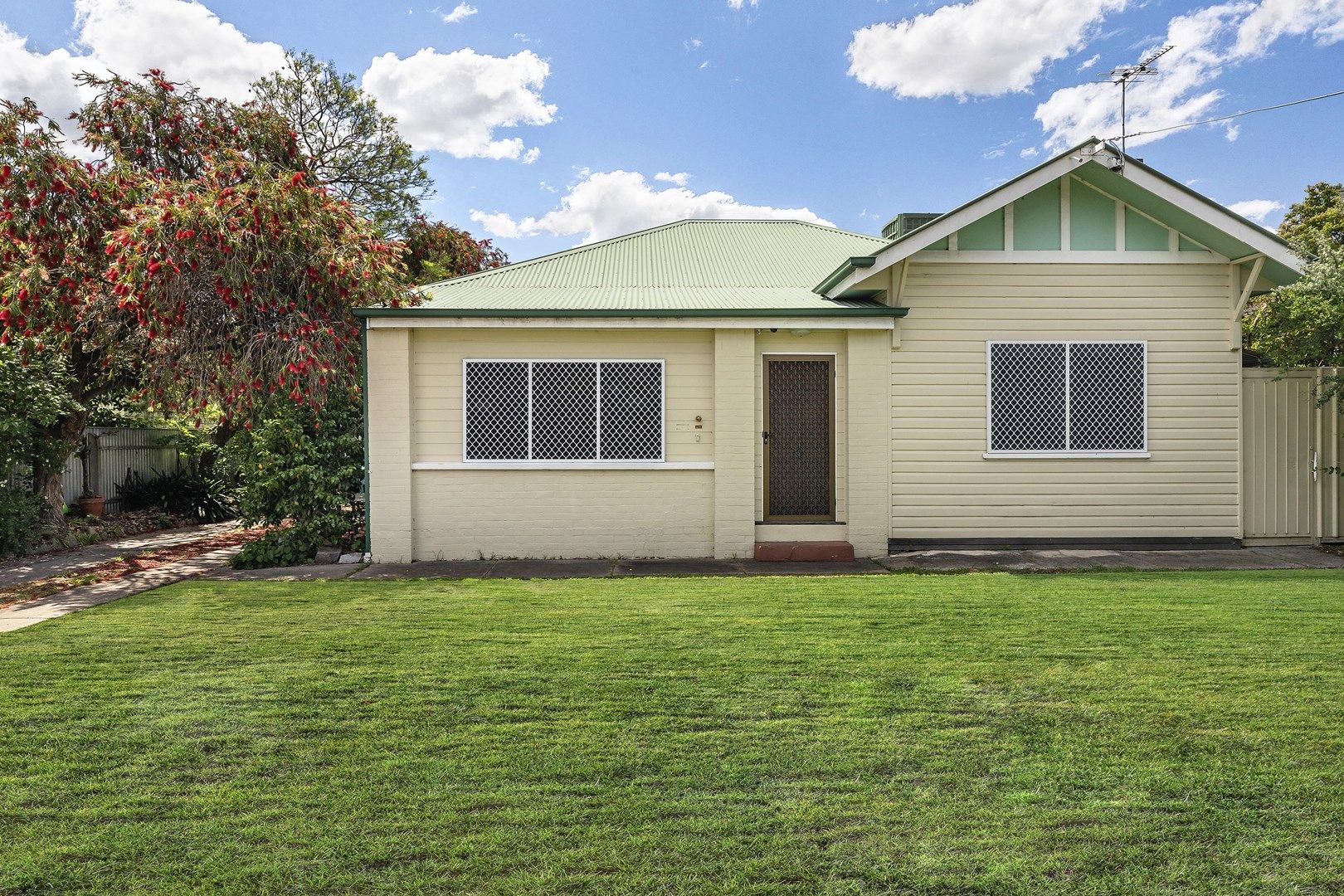 18 Thomas Mitchell Drive, Wodonga VIC 3690, Image 0