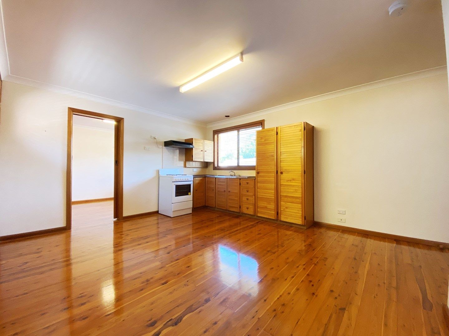1 bedrooms Apartment / Unit / Flat in 1A Fisher Crescent PENDLE HILL NSW, 2145