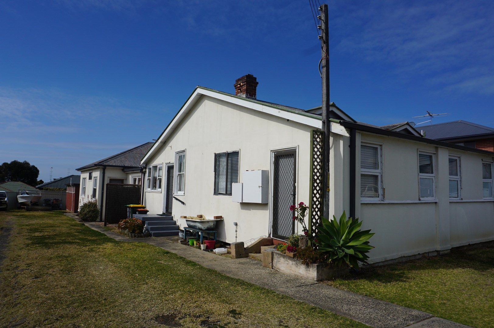 1 bedrooms Apartment / Unit / Flat in 2/33 Russell Street BALGOWNIE NSW, 2519