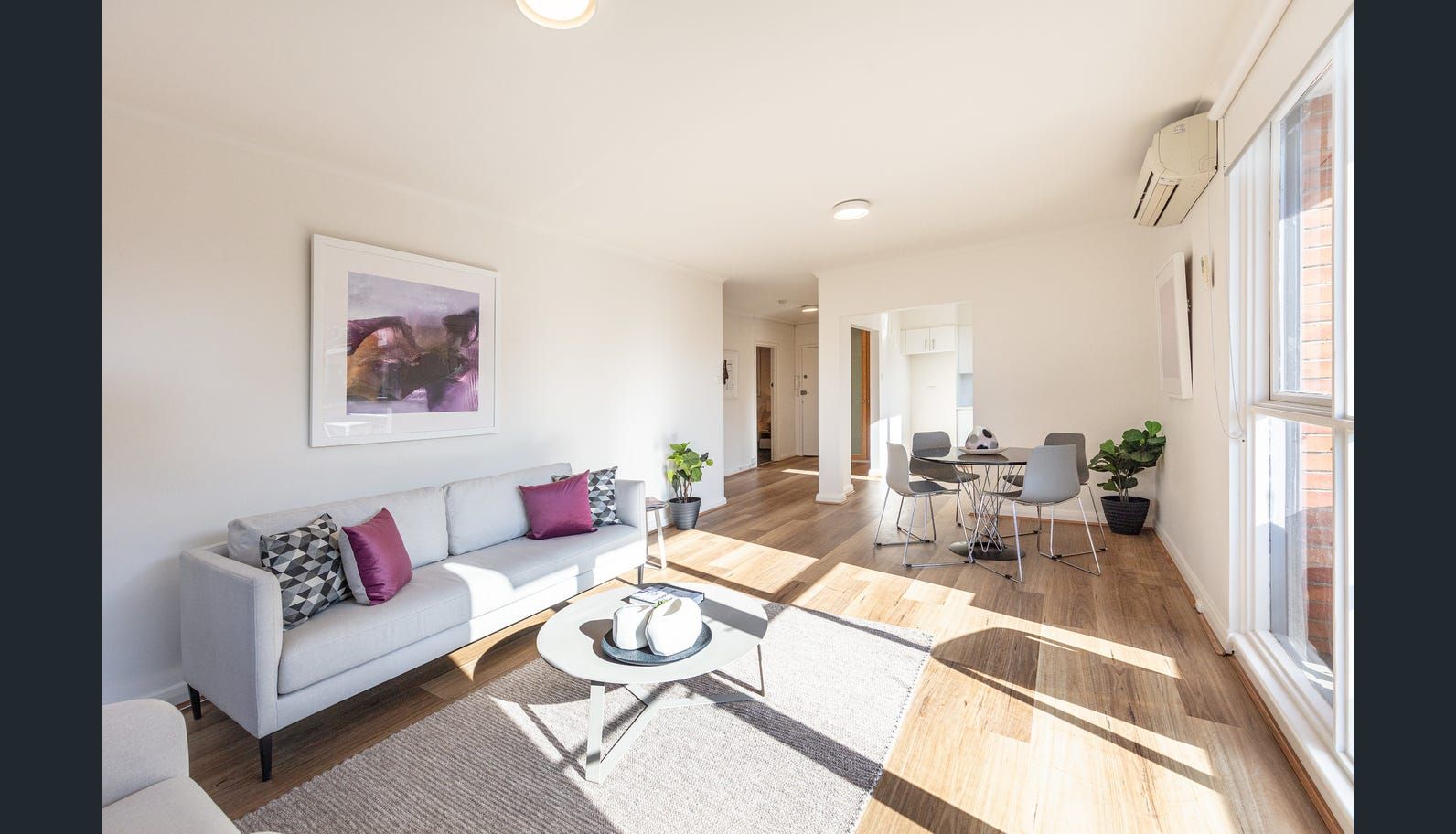 4 bedrooms House in 6 Woodside Crescent TOORAK VIC, 3142