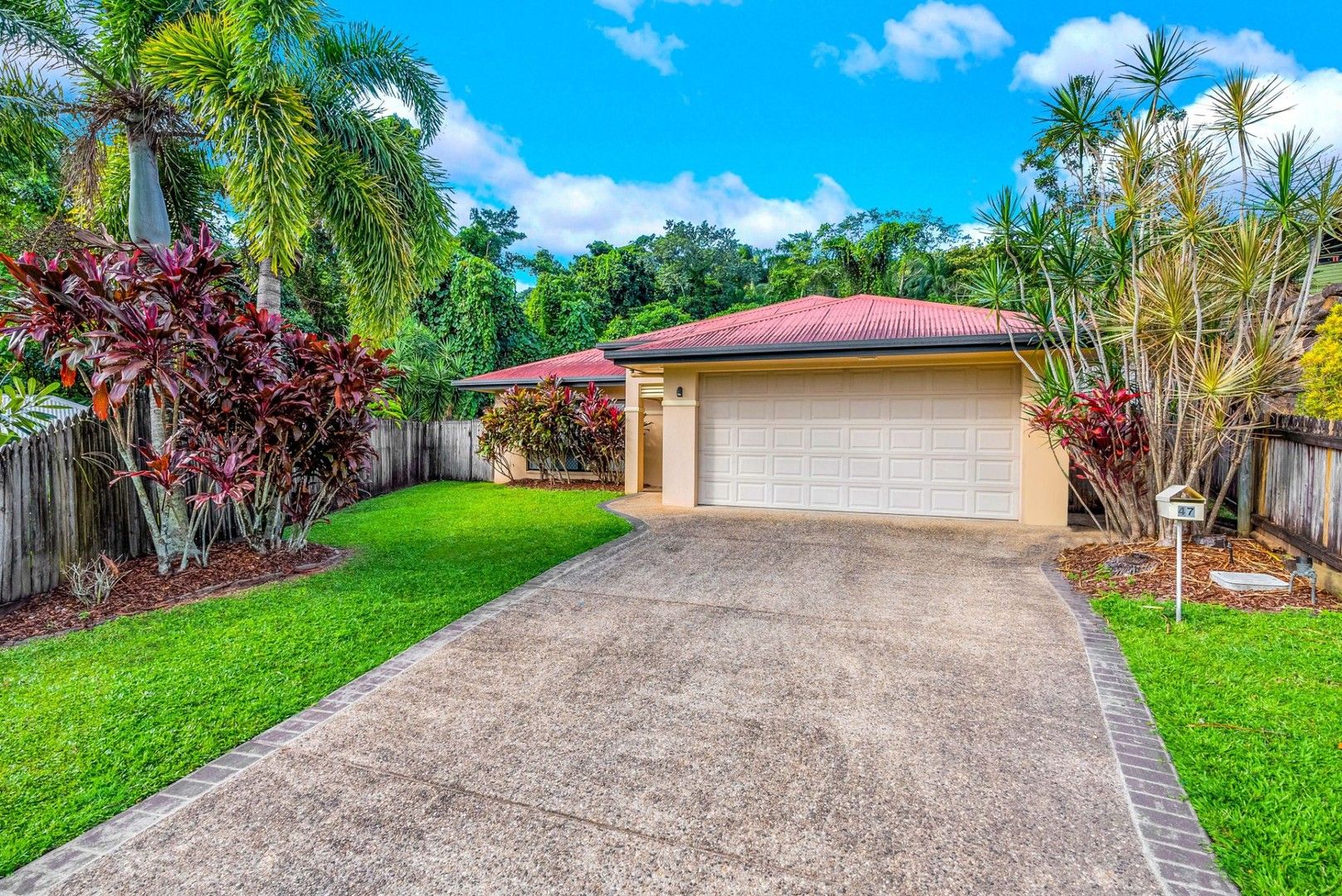 4 bedrooms House in 47 Greendale Close BRINSMEAD QLD, 4870