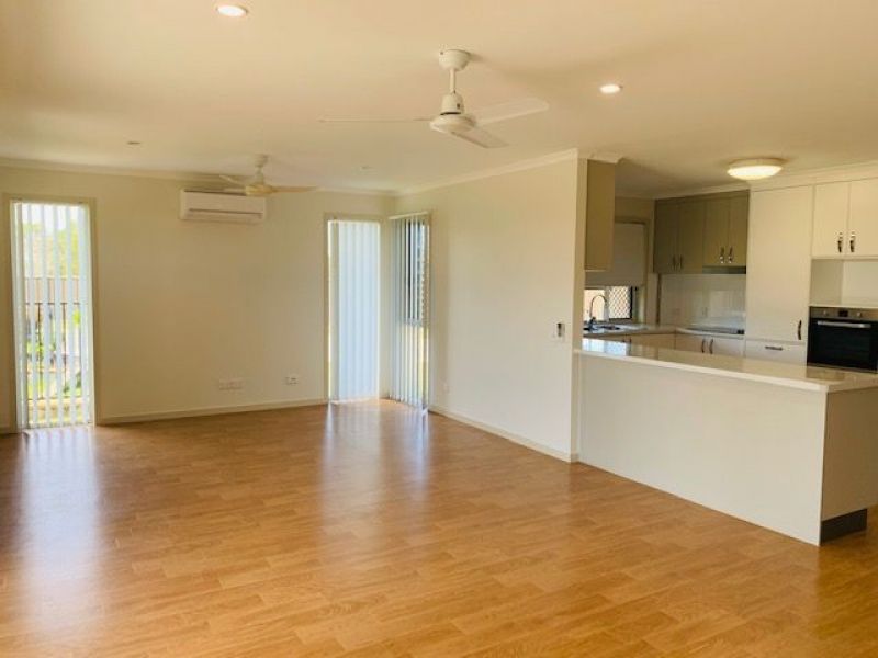 420/74 Emerald Park Way, Urangan QLD 4655, Image 2