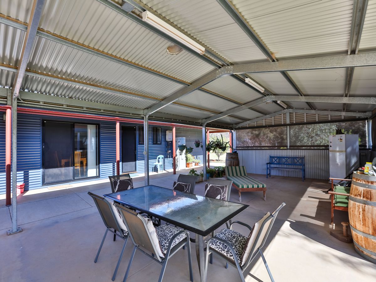 1806 Silver City Highway, Dareton NSW 2717, Image 2