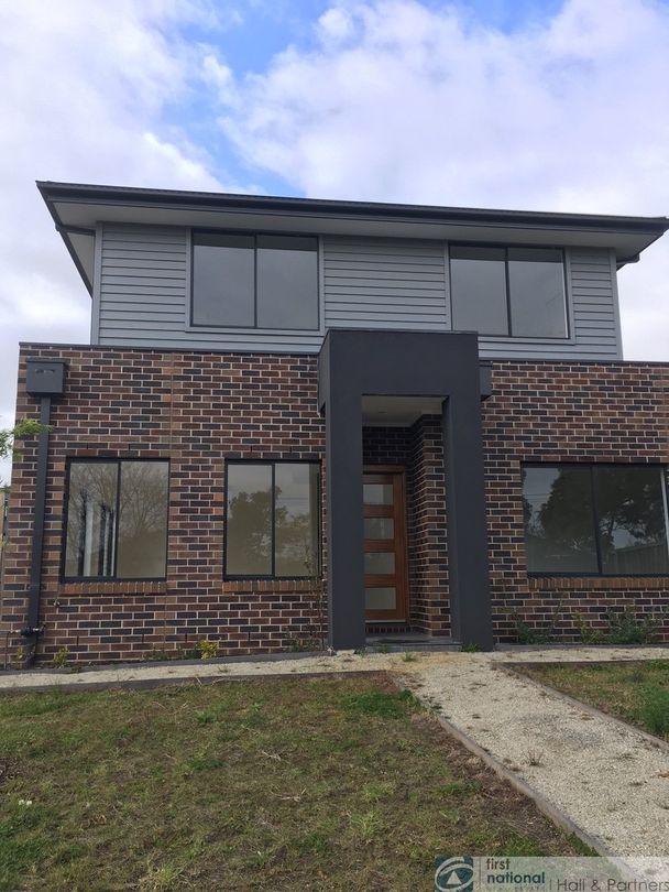 3 bedrooms Townhouse in 8/50 Tinks Road NARRE WARREN VIC, 3805