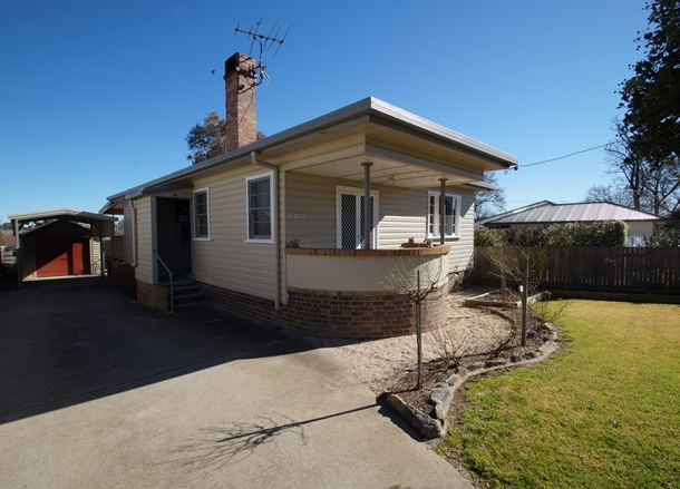 76 Kennedy Street, Armidale NSW 2350